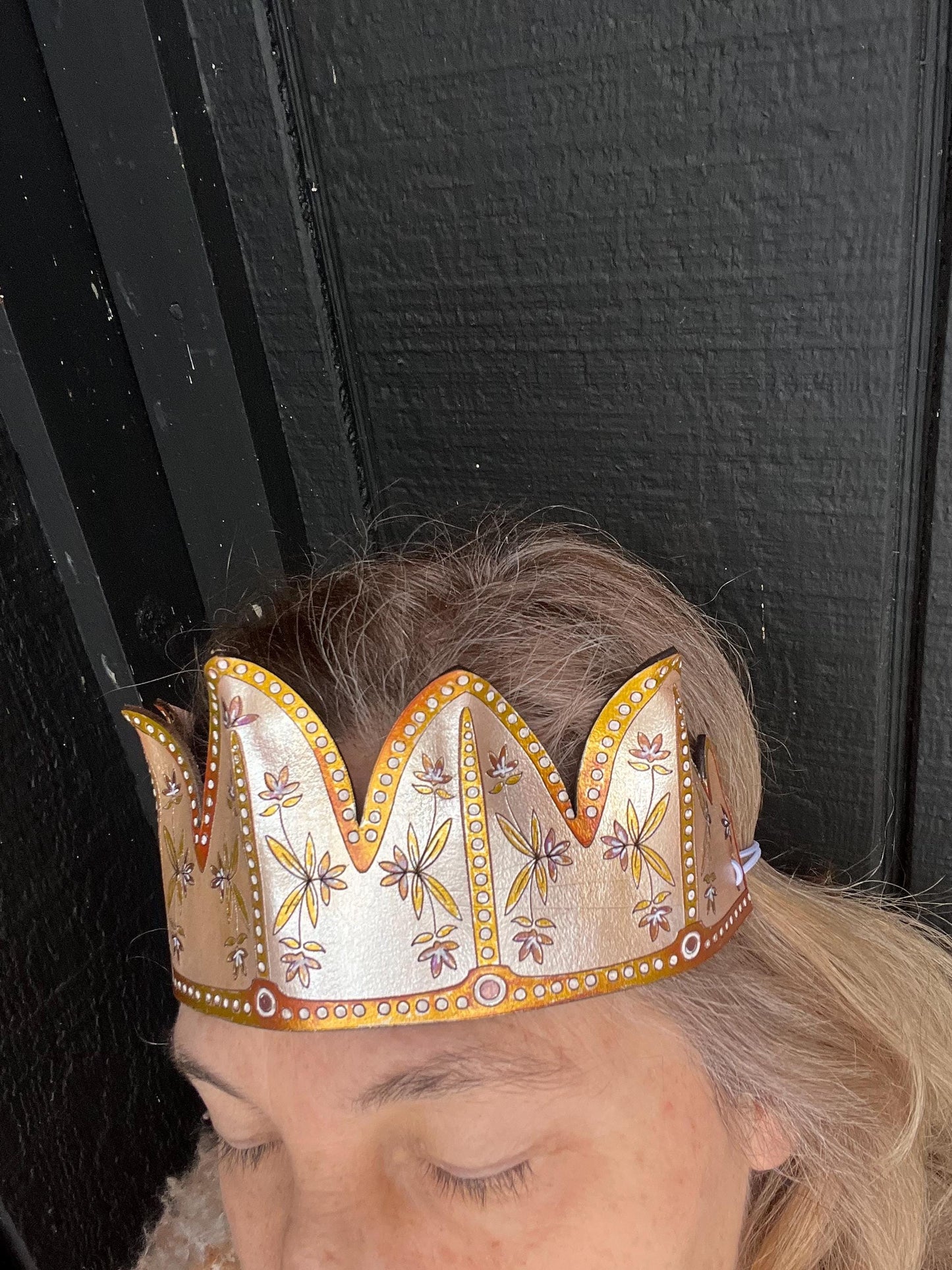 Handmade Leather King or Queen Crown | Painted Gold Crown | Renaissance Fair Mask | Cottagecore Headpiece | Fantasy Festival | Cosplay Crown